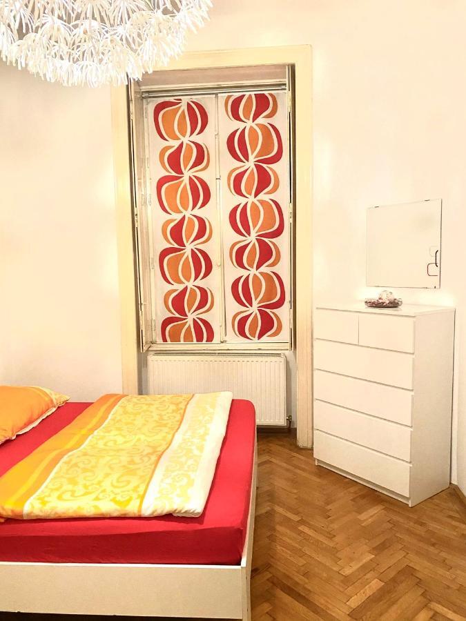 Apartment Opera 1 Wina Bagian luar foto