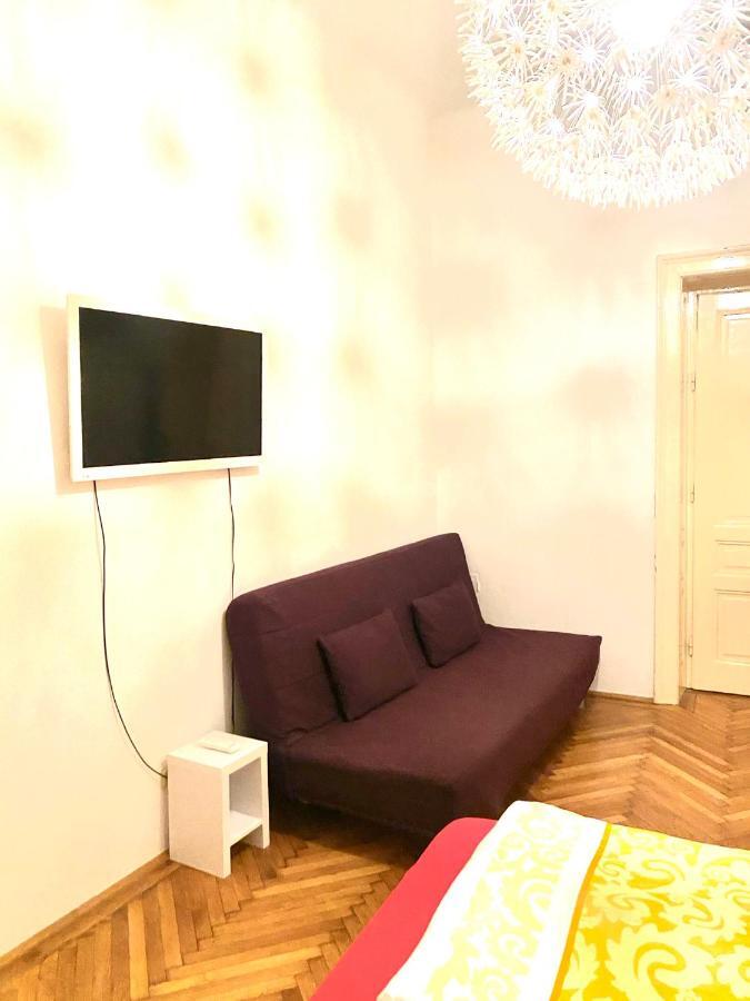 Apartment Opera 1 Wina Bagian luar foto